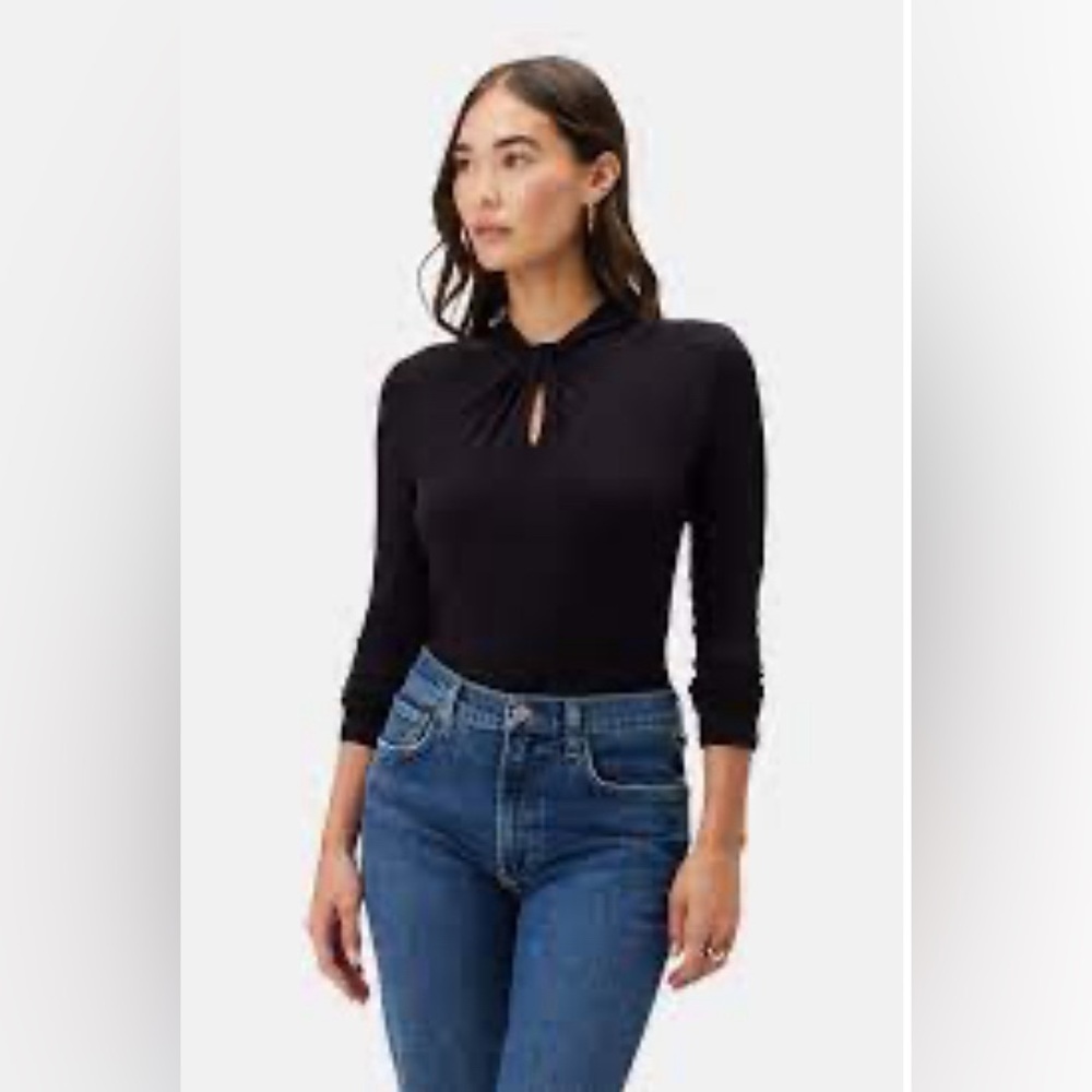 Amour Vert Wren Twistneck Dream Knit Modal Top in Black Medium - NWT